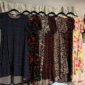 LOT OF 7 GUC LuLaRoe Carly Size Small Dresses